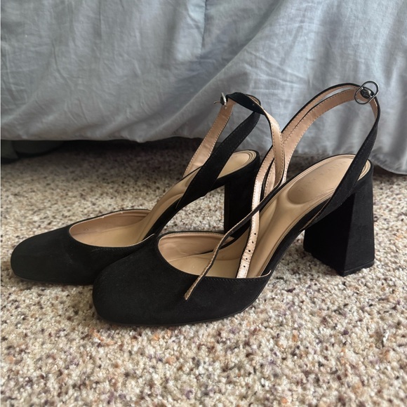 Kelly & Katie Black Block Heel Pumps - Picture 1 of 2